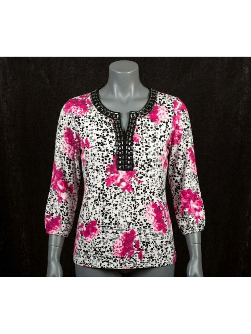 Cathy Daniels Embellished Split V-Neck Floral Top | Size M | 3/4 Sleeve